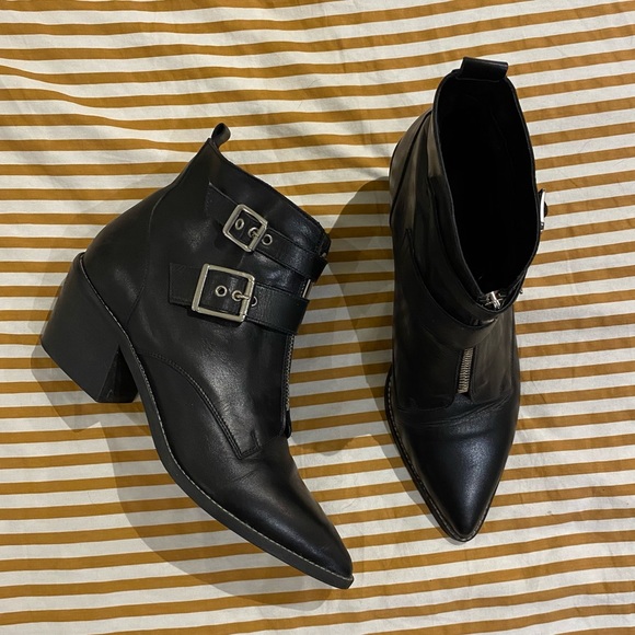 L’intervalle black leather ankle boots with buckles UK40 - Picture 3 of 5